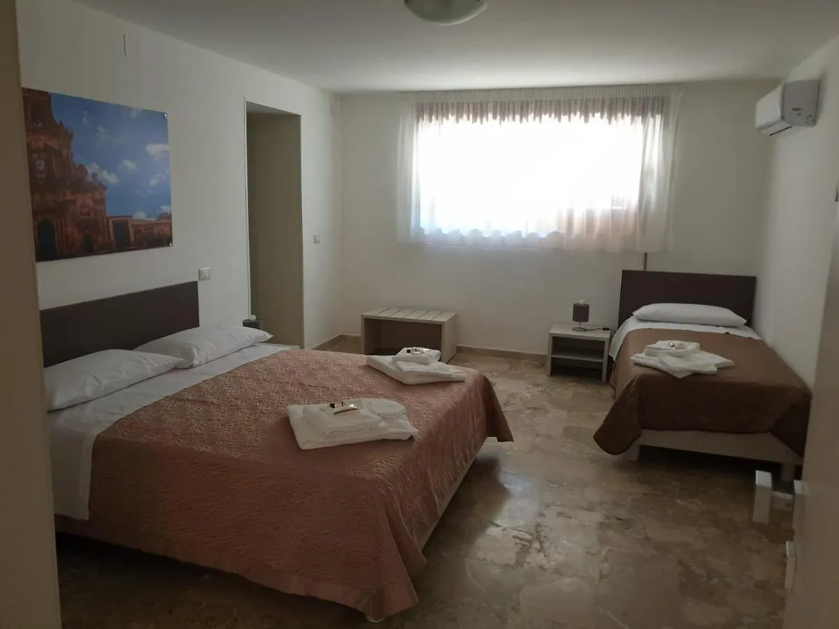 בית הארחה Val Di Noto Rooms